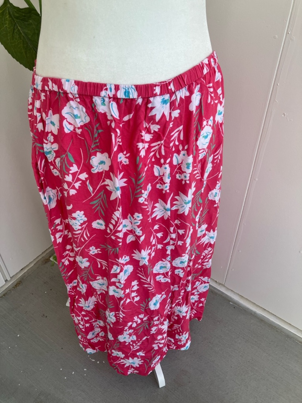 Vintage 90s Pink, Teal, & Blue Two Piece Floral Sweater Vest & Midi Skirt Set - Picture 10 of 11